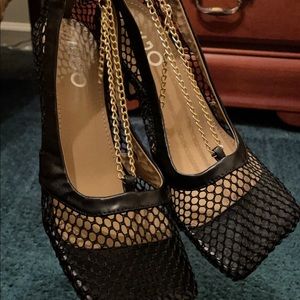 ❌SOLD❌Black EGO sandals w gold chain